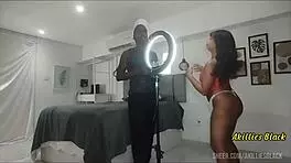 Blogeira Safada Da A Buceta Pro Técnico Do Ar Condicionado E Goza Gostoso Na Pica Da Negrão Completo No Red