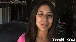 Watching Chick Play With Twat Makes Dude Very Hungry