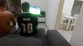 Tive Que Fazer Sexo Com Amigo Do Meu Marido Por Causa De Uma Aposta Mas Fiquei Com Tesão E Acabei Fazendo Dp Com Os Dois