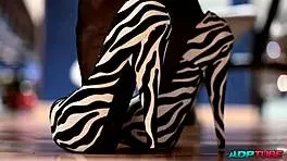 im a cute french girl bent over lookin for cocks at the bowlin alley wantin muff divin and cumshots