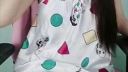 น้องนินิวสาวไทยขี้เงี่ยนชอบเล่นหีตัวเอง ninew