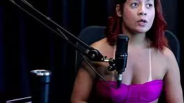 Ruiva Safada Shows Ass After Husband Suggests Liberal Entry, Loves Big Thick Cock! 🔥