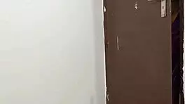 分享床铺，激烈激情和脏话