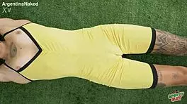 Skinny tattooed babe displays huge thigh-gap with puffy cameltoe in tight leggings