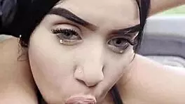 le chupo la polla mientras conduce por la via publica