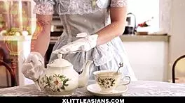 可爱裙子亚裔18岁Kimmy Kim和David Lee玩茶话会被后入狂操