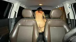 Dentro do carro bem gostoso