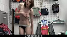 店里被变态警察淫审玩弄