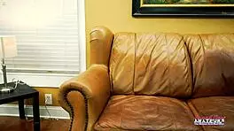  brunette辣妹Nikki P吸鸡巴湿屄屁眼被干