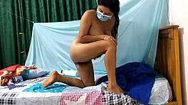 Curvy MILF intensely touches herself after bath