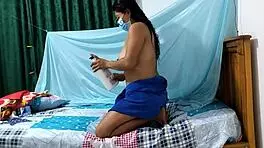 Curvy MILF intensely touches herself after bath