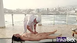 Masajista Toca A Mi Joven Esposa Peruana Y Se La Termina Follando Delante De Mí