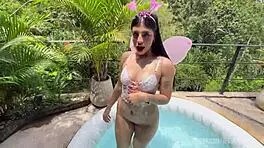 Me Encanta Follar En Jacuzzi Con El Jardinero