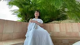 与美丽年轻日本妻子外遇带来深刻情感