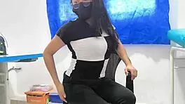 Latina cholita shakes big ass while showing shaved pussy 😏