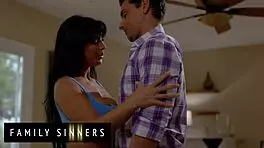 Queenie Sateen Fucks And Sucks Ryan Driller For Car