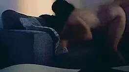 come home, wife chats happily