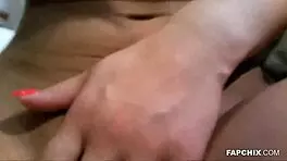 nice ass brunette in homemade scene