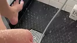 hot aesthetic girl masturbates in sunny shower, teen amateur from saudi arabia in los angeles usa