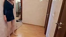 BRUNETTE SKINNY GIRL MASTURBATES INTENSELY IN HER HOMEMADE WORKOUT SESSION