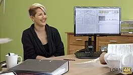 loan4k esta repartidora se ocupará de tu salchicha