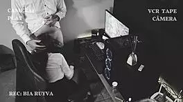 Câmera escondida: meu chefe fez massagem em mim, será que a esposa dele vai descobrir?