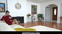 milf stepmom penny barber came to make up with her stepson after a fight