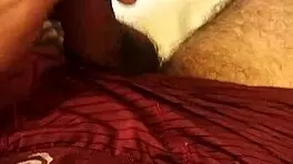 Batendo Uma Punheta No Quarto