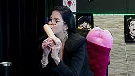 Morena faz uma demonstracao do seu boquete apos dizer que ja fingiu orgasmo e que deu beijo triplo - leticia braga watch on sheer red