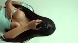 Colegiala 18 comparte cama conmigo la mejor cogida de culona con tetas perfectas no para de gemir