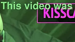 梦幻三人行年轻猛男粗暴干热辣熟女床上内射