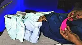 Guru SLTP Ajak Siswinya Nyobain Vibrator yang Baru Dibeli