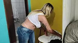 Entiado Empolga Massageando Madrasta Com Bunda Grande Brasileira
