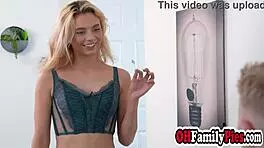 Blonde teen loves big cock blowjob 😍