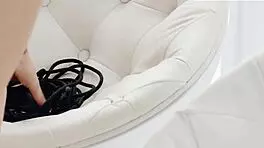 petite babe teases with vibrator for admirer 😘