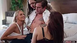 Sexsinners Com - Guy Squirted in Face by Gf and Her Bffs