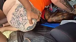 fui de carro com minhas amigas para um matagal e fizemos uma putaria gostosa no meio do mato