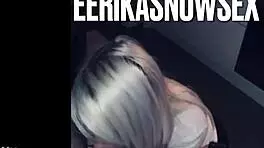 Bombshell gives perfect blowjob