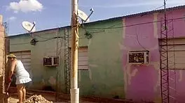 Mi vecino no aguanta las ganas de verme mi culo grande con mi vestido corto