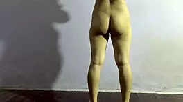 Amateur Girl Shows Off Fine Ass During Home Workout.