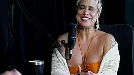 seu forte é exibição se sente autêntica tem falta das preliminares não sai com homens sem planos e quando beijou mulheres - just joana watch on sheer red