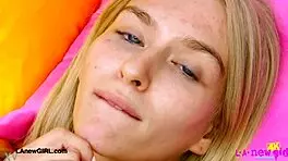 Does this pretty blonde teen want to show her sexy body?