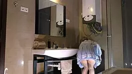 火辣瘦金发人妻超短迷你裙内裤😍