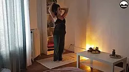 European Amateur Licks Pussy In Shower