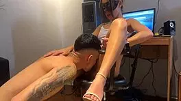 Secretaria transa com funcionário sem camisinha