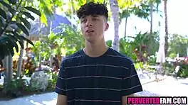 Woman wants to see young dick