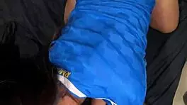 une thaïlandaise de 18 ans se fait baiser hard et reçoit une énorme creampie