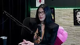 nunca transou na mesa de sinuca o cliente gostava de um fio terra deu a buceta no avi�o e chegou a receber 23 buqu�s de flores mas - leticia braga watch on sheer red