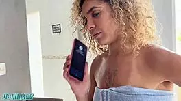 绿帽人妻为情夫湿透😏