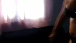 me quedo solo en casa con mi hermanastra